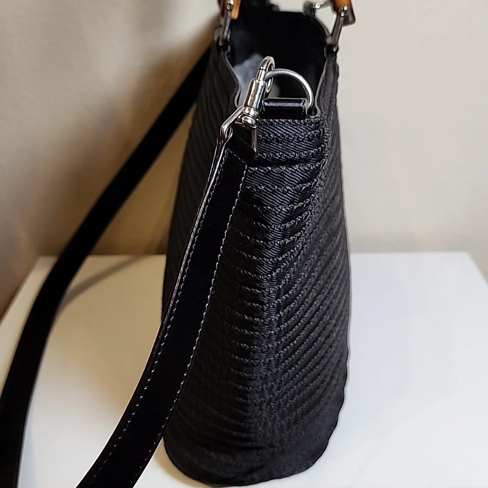 Gucci Tote With Bamboo Handles And COA - Picture 4 of 15